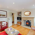 4 Bed In Richmond Oc-g0083 Feetham