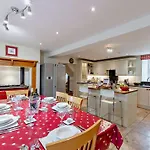 4 Bed In Richmond Oc-g0083 Сasa de vacaciones *
