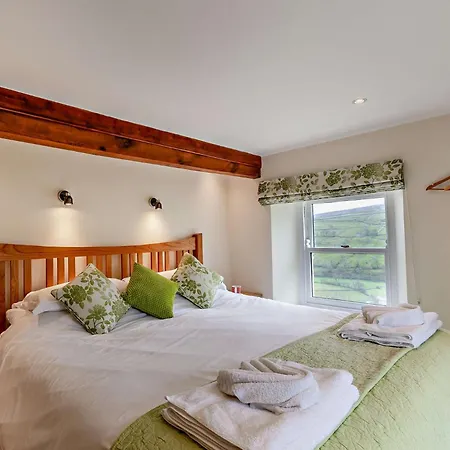 4 Bed In Row G0083 *