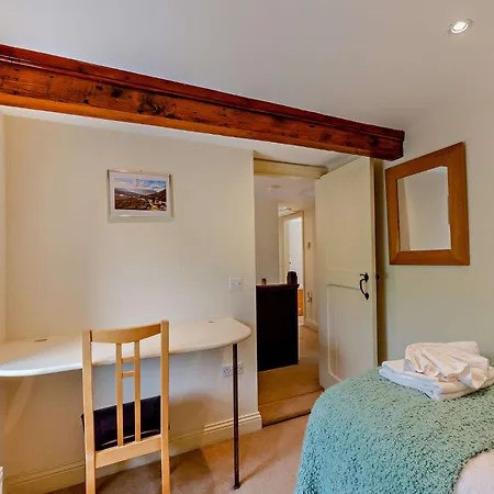 4 Bed In Row G0083 Holiday home Feetham