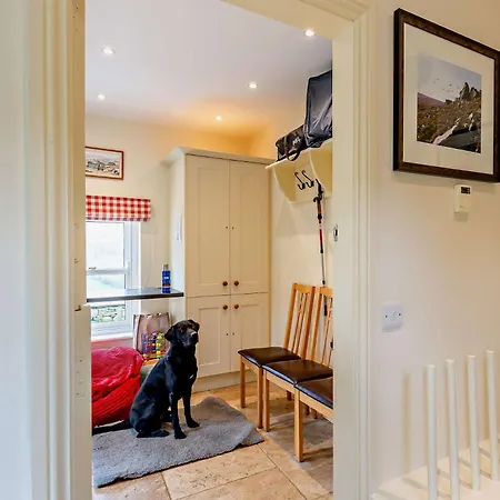 펜션 4 Bed In Row G0083 Feetham