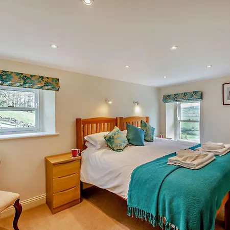 펜션 4 Bed In Row G0083 Feetham