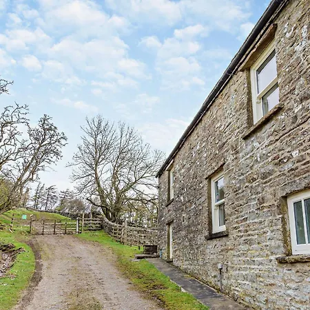 4 Bed In Row G0083 Feetham